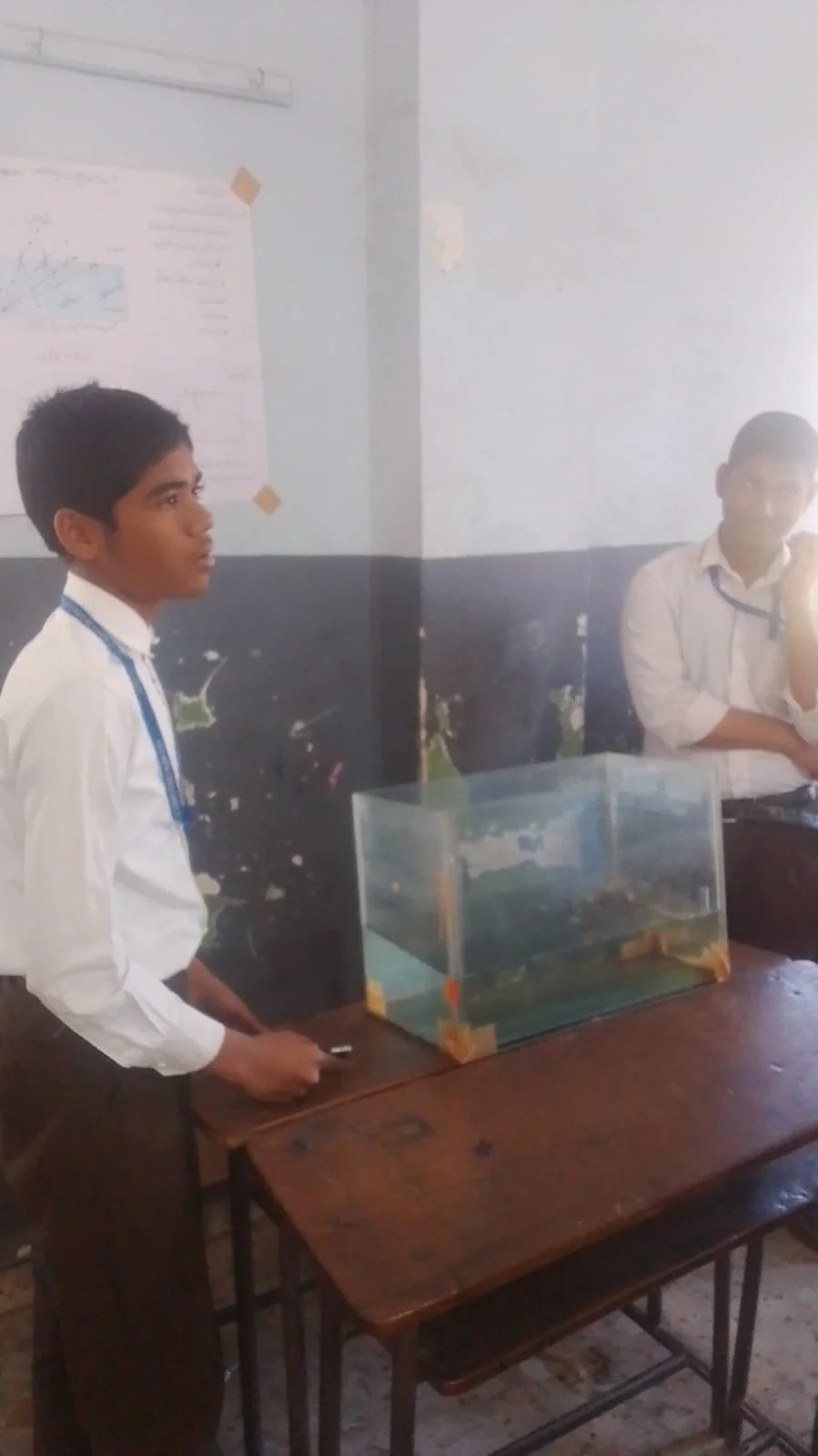Dignitaries Inspecting Student Projects 10